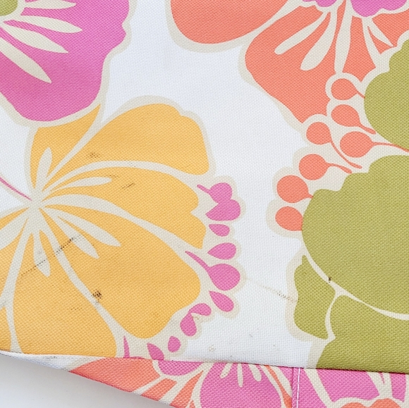 Clinique Tote - Picture 11 of 12